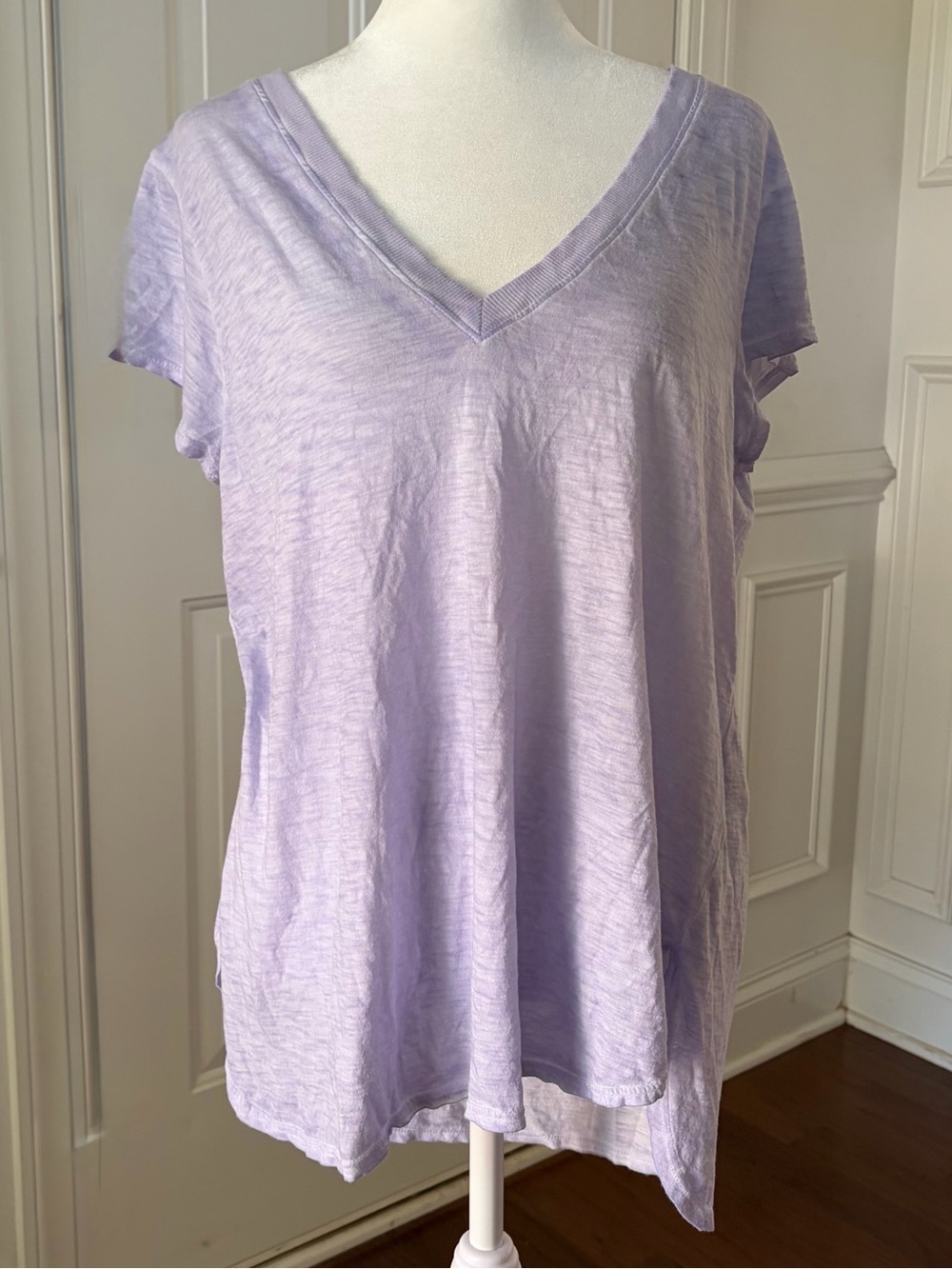 Bella Dahl Lavender Slub V-Neck T-Shirt Size Medium